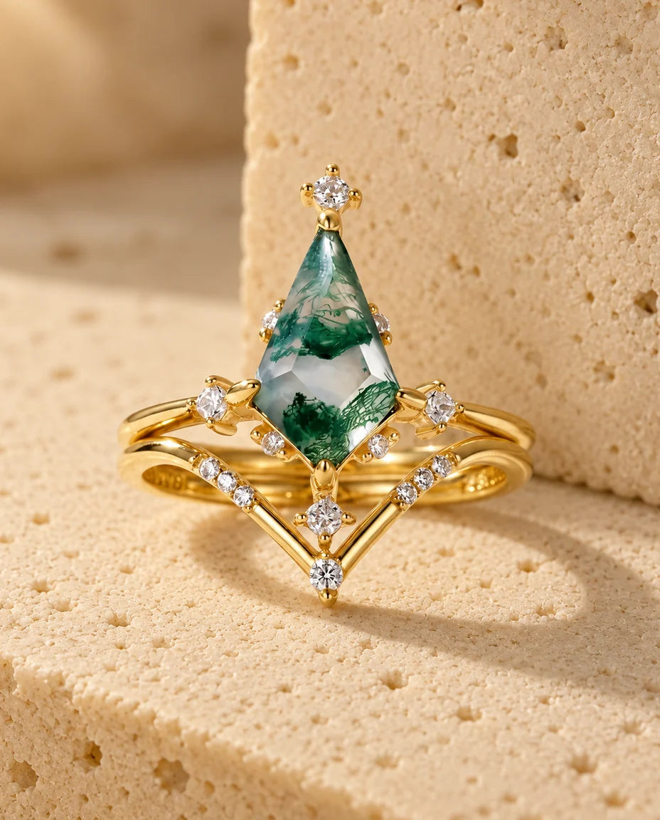 Anillo de ágata musgosa talla cometa de 7x12 mm - el conjunto completo