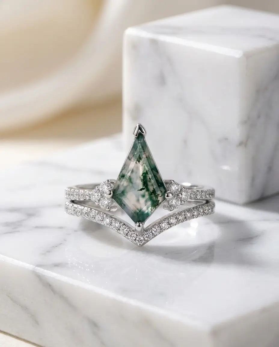 Anillo de ágata musgosa talla cometa de 7x11 mm con aro chevron en V – plata de ley 925 o baño de oro, anillo de pedida