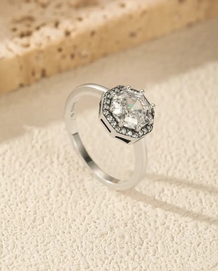 Anillo con Halo Octogonal - circonita de talla escalonada y halo en pavé, 9,5 mm, tallas 5 a 9, plata de ley 925