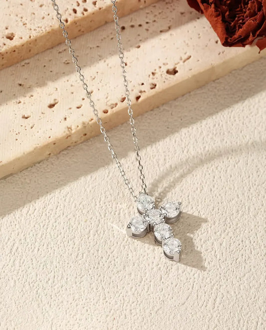 Collar Cruz de Moissanita - seis piedras de 0,50 ct color D, colgante de 17,5 x 22,5 mm, plata de ley 925