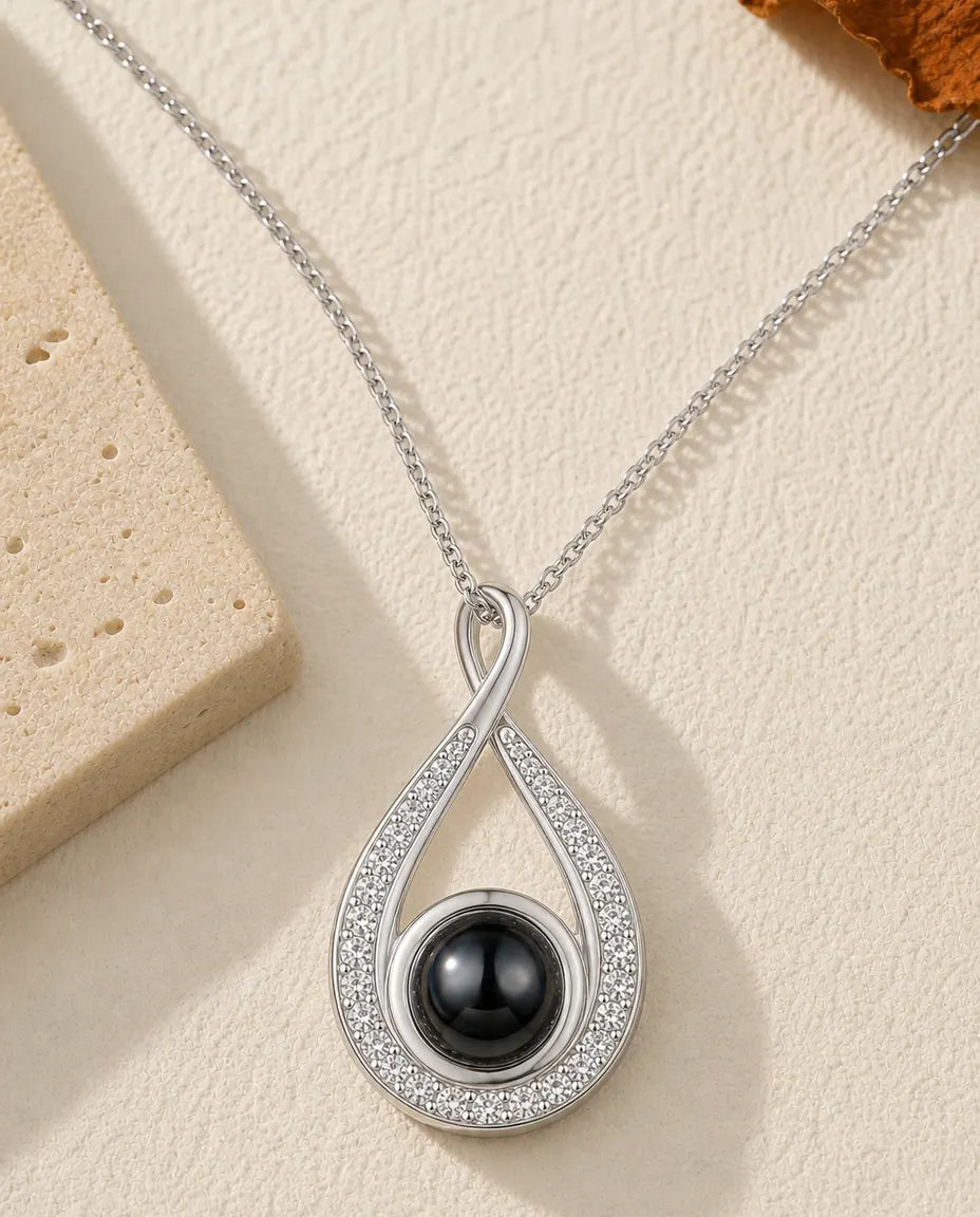 Collar de gota con foto dentro, colgante plateado de circonitas con tu foto en la bola, regalo para ella