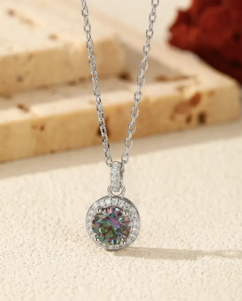 Collar de Moissanita de color cambiante – piedra redonda de 1 ct en verde azulado con halo en pavé, plata de ley 925