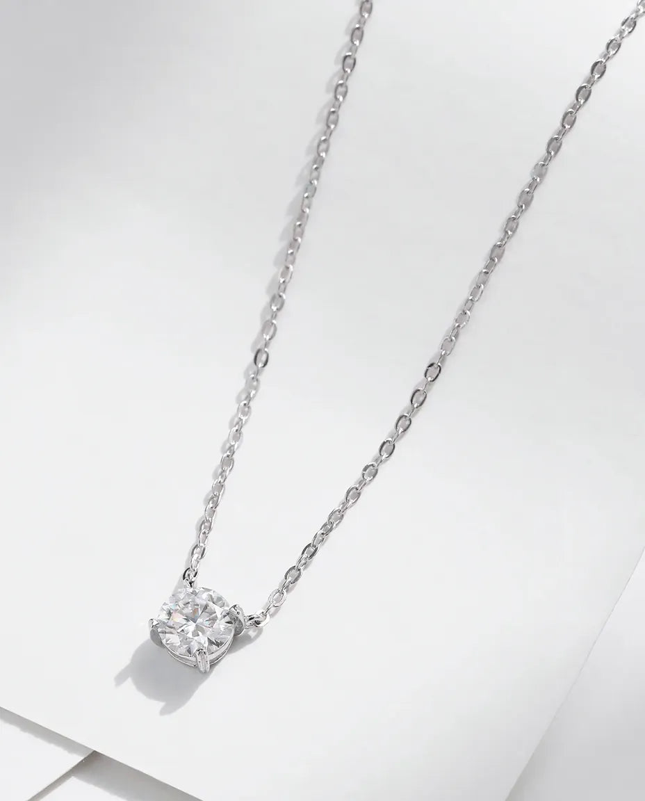 Collar de Moissanita Solitario – piedra de 0,8 ct color D en cuatro garras, plata de ley 925