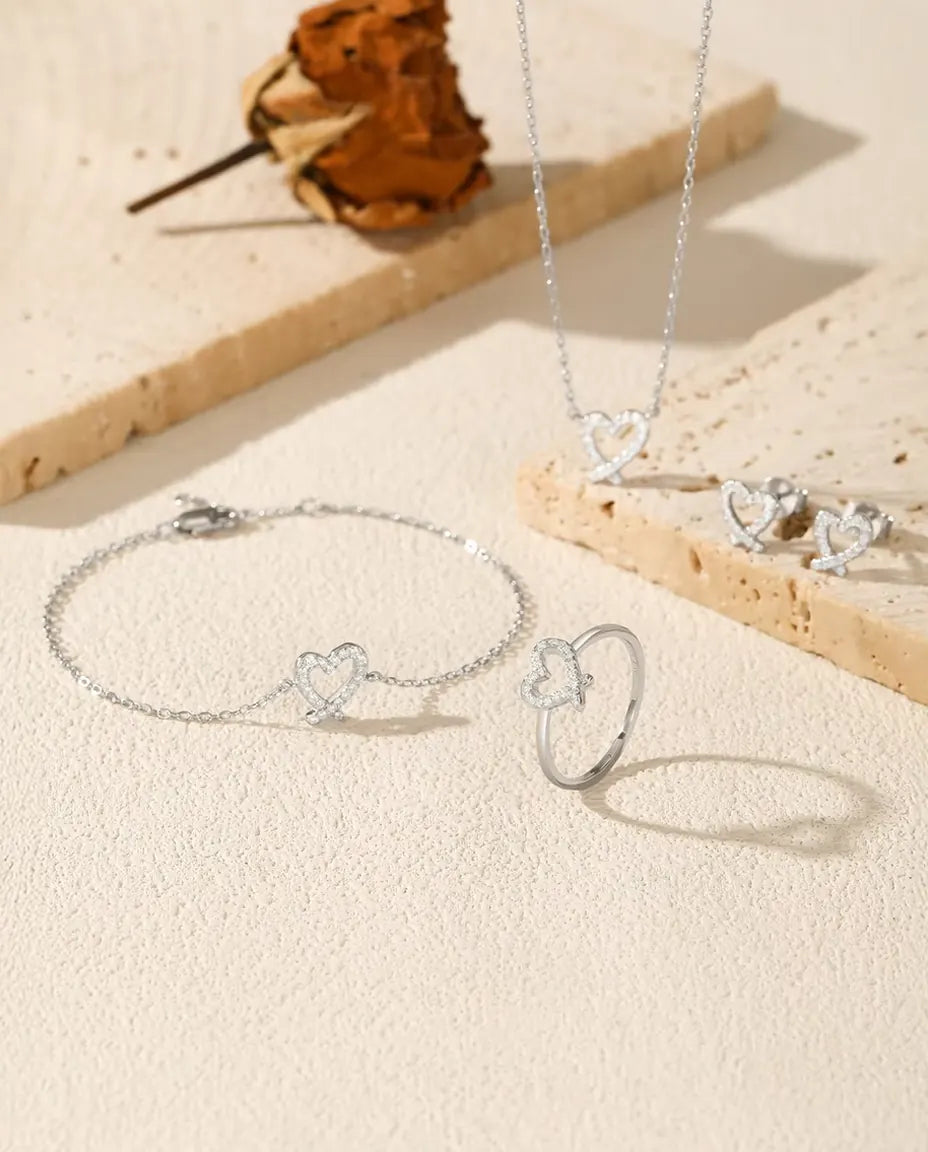 Conjunto de moissanita con corazón calado en plata 925: collar, pulsera, anillo y pendientes