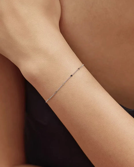 Pulsera Cadena con Lentejuelas en Plata 925 - llevada en la muñeca