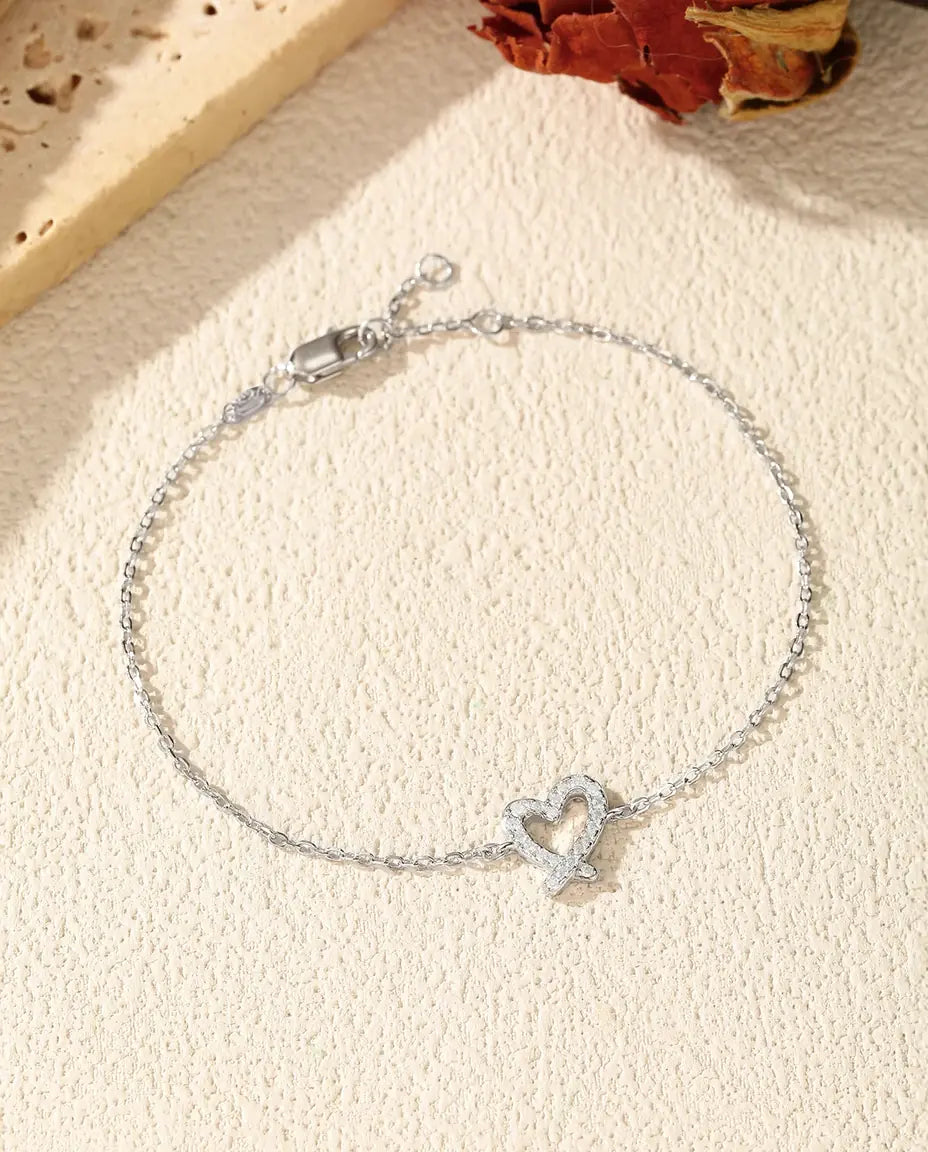 Pulsera de Moissanita con Corazón Abierto – plata de ley 925, moissanita color D y cadena forzada fina