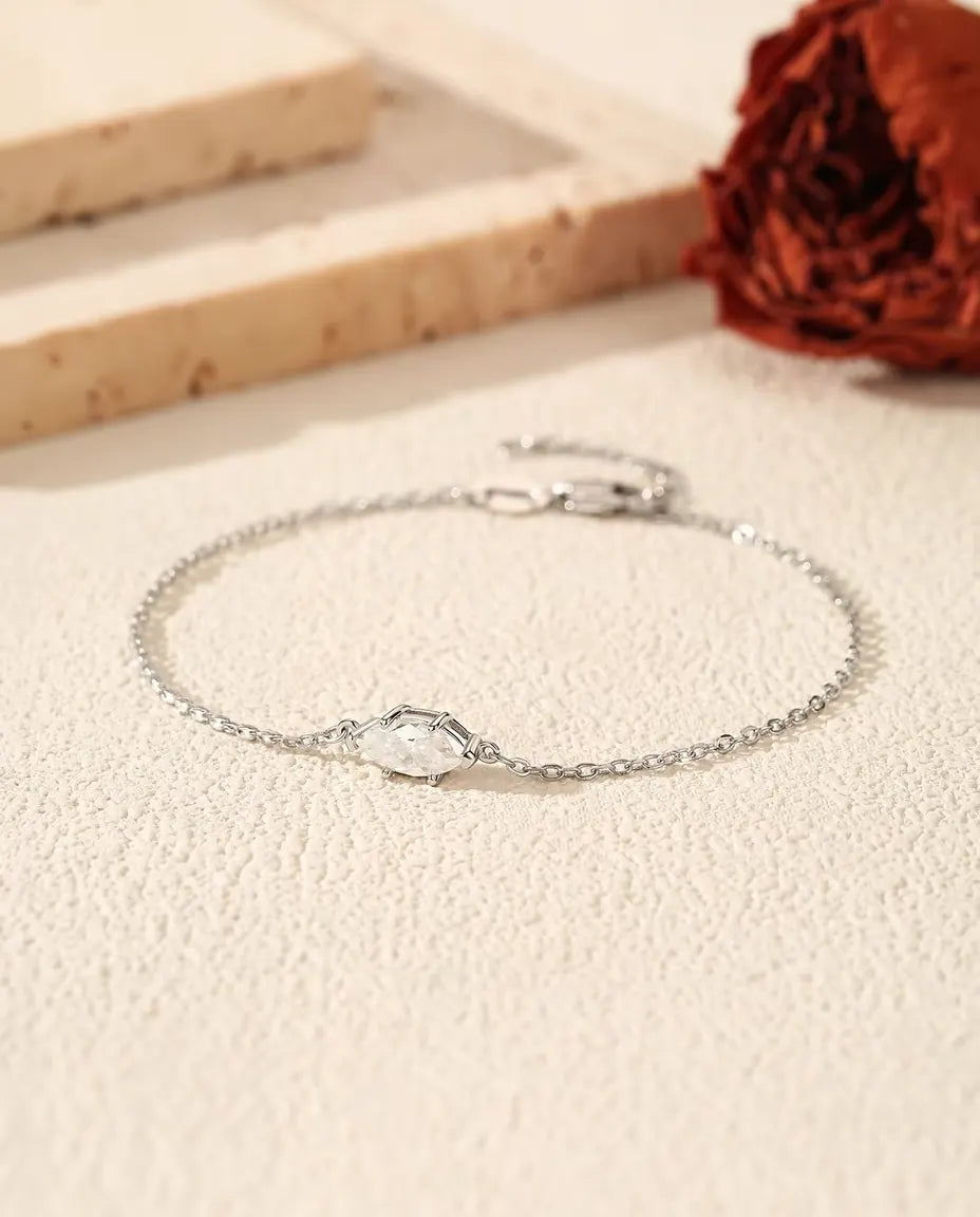 Pulsera de Moissanita Marquesa - 0,50 ct color D, 4 x 8 mm, cadena fina de 16+3 cm en plata de ley 925