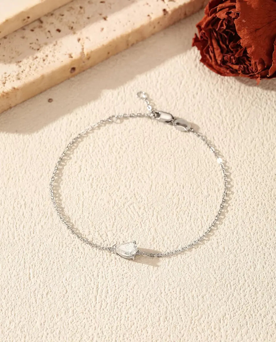 Pulsera de Moissanita Talla Pera - 0,80 ct color D, 5 x 7 mm, cadena fina de 16+3 cm en plata de ley 925
