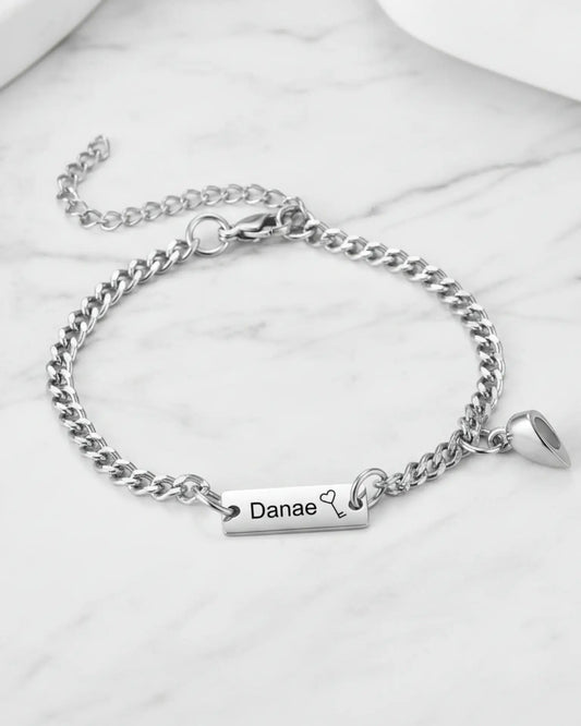 Pulseras de pareja – candado y llave imantados, placas grabadas sobre cadena barbada, lote de 2