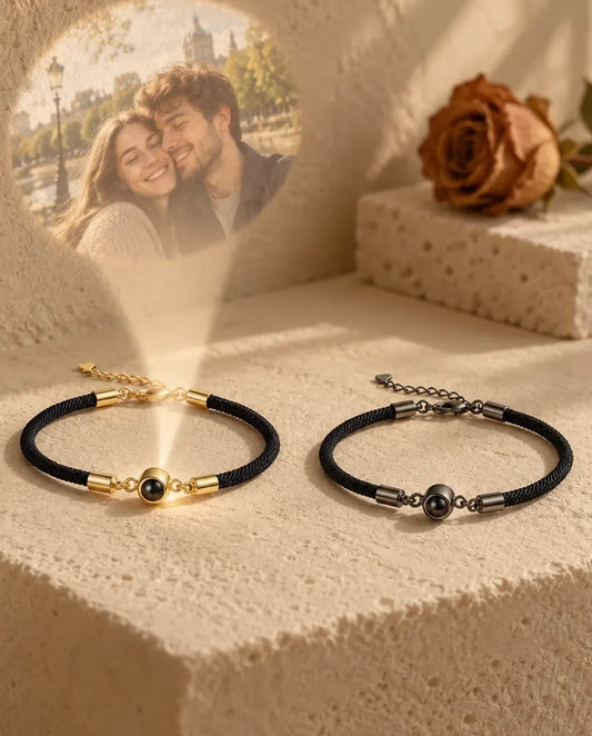 Pulseras de pareja con foto dentro - proyecta la foto oculta en la pared