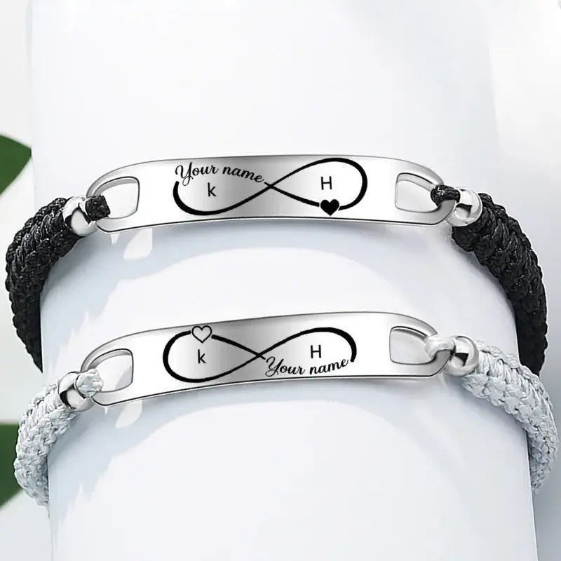 Pulseras de pareja con nombre – infinito e inicial grabada, acero en negro y azul cielo, lote de 2