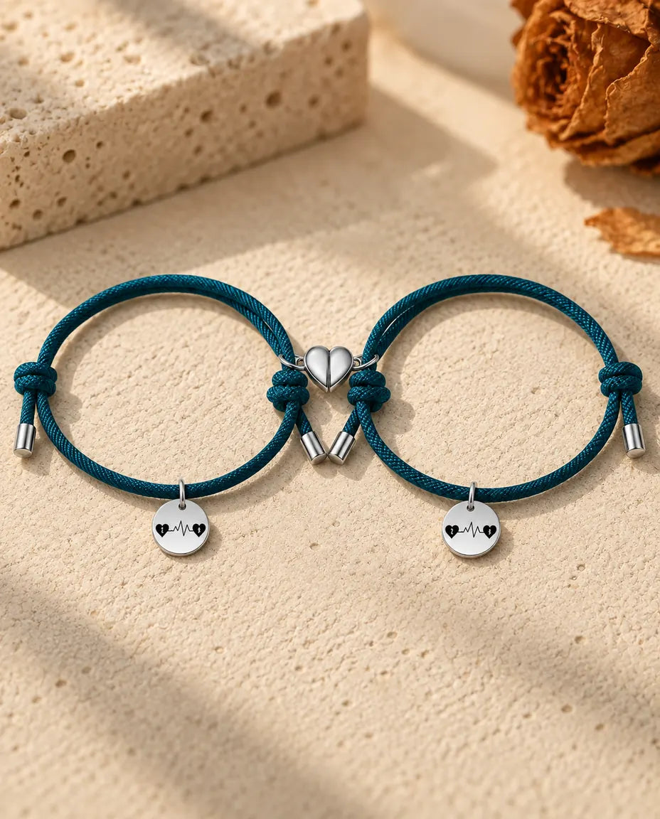 Pulseras de pareja con latido - pareja a juego sobre una superficie