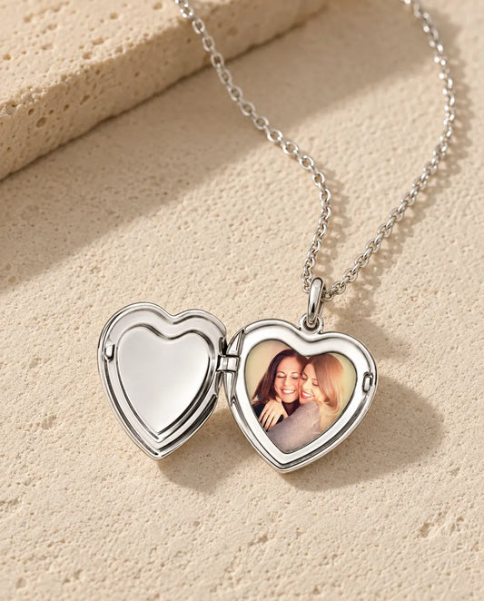 Relicario de corazón con foto - abierto, con la foto en el interior