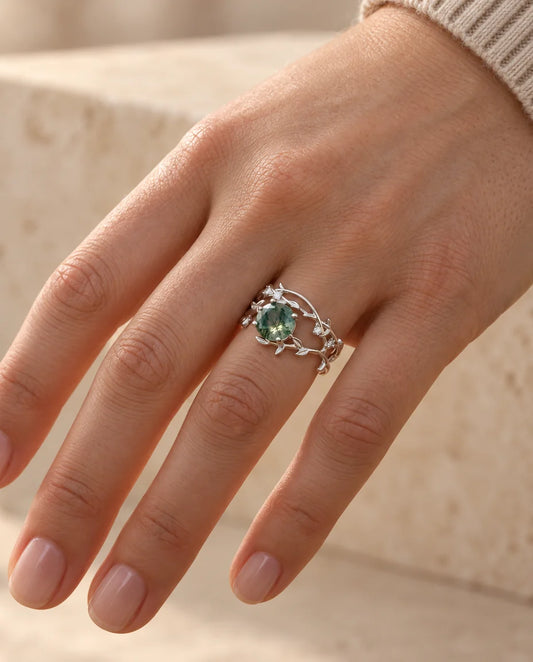 Dúo de anillos de ágata musgosa - llevado en la mano