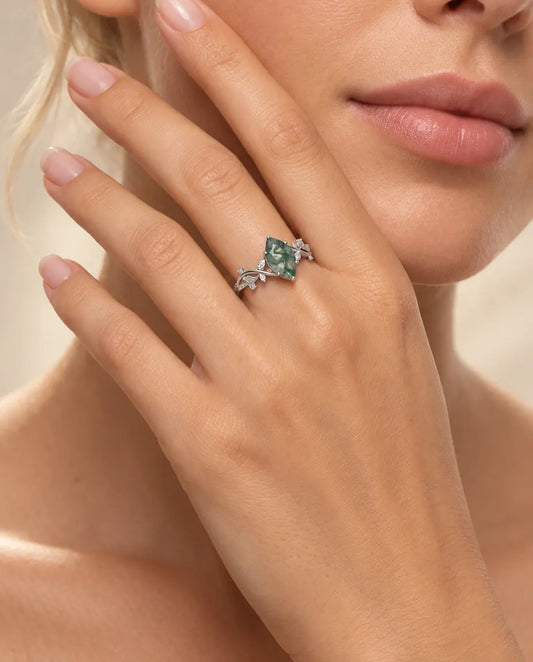 Anillo de Ágata Musgosa – Solitario Marquesa sobre Ramas de Plata con Hojas y Circonitas, Anillo de Compromiso de Plata 925 Inspirado en la Naturaleza