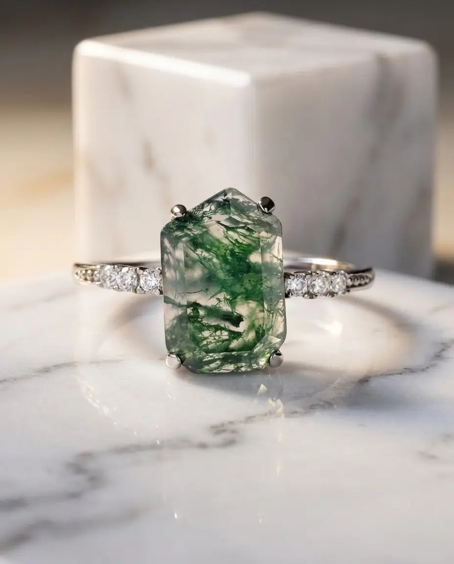 Anillo de ágata musgosa – talla esmeralda 7x11 mm con circonitas, aro abierto ajustable, regalo para ella