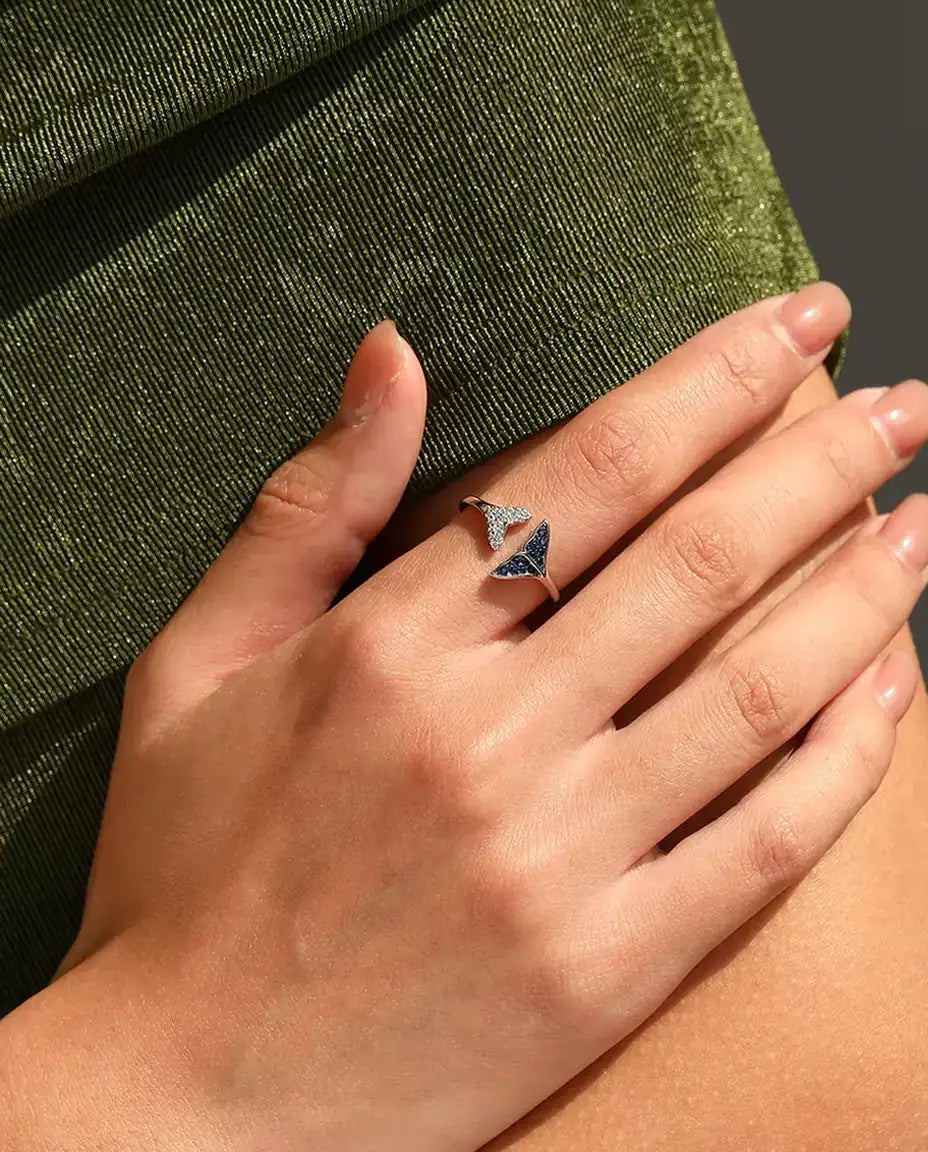 Anillo Cola de Ballena abierto ajustable - piedras azules y blancas, tallas US 6 a 9, plata de ley 925