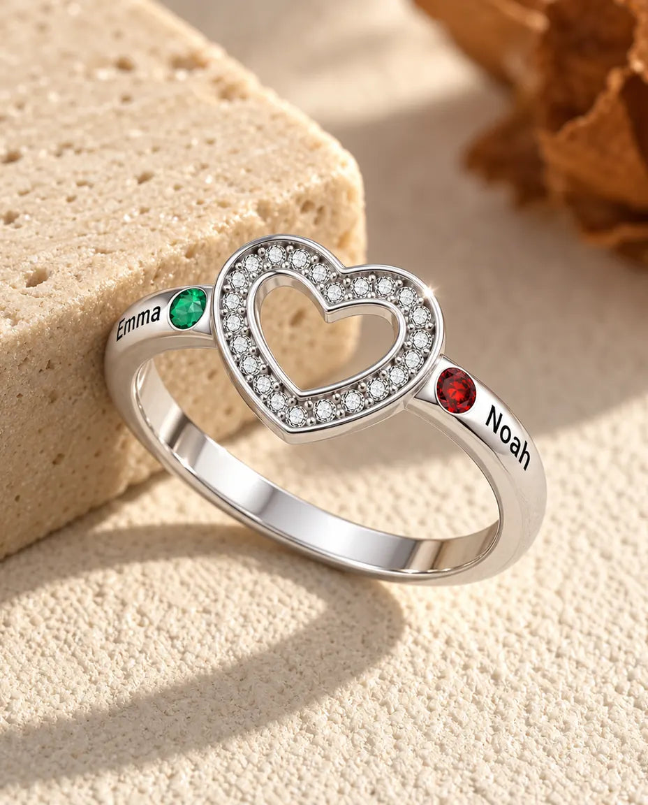 Anillo de Piedras de Nacimiento Personalizado con 2, 4 o 6 Nombres - anillo familiar apilable de corazón abierto con nombres grabados y piedras simuladas, rodiado