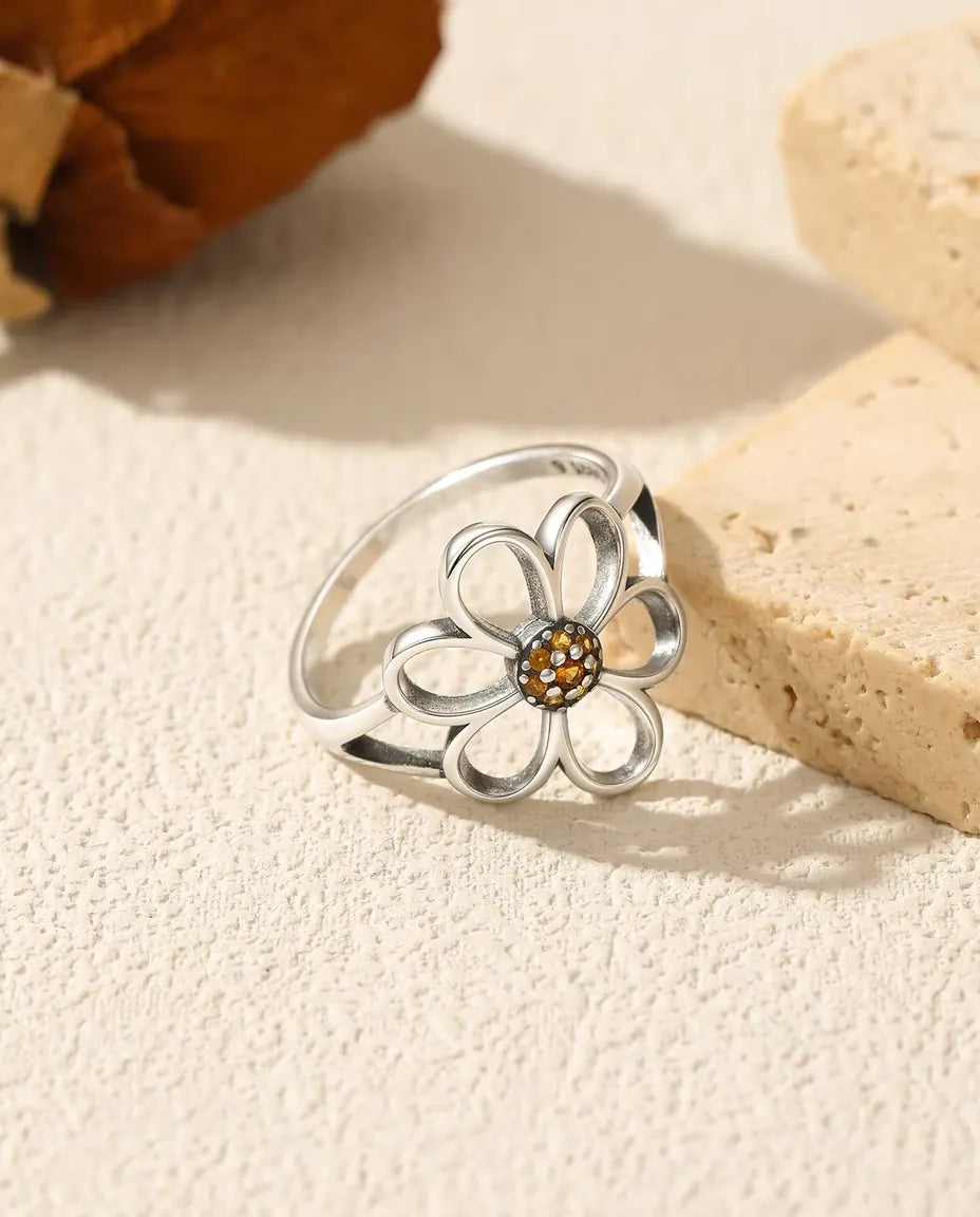 Anillo flor abierta - pétalos calados alrededor de un centro pavé naranja en plata 925 maciza, tallas US 5 a 9