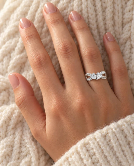 Anillo de Piedras de Nacimiento Personalizado con 2 Nombres - promesa infinito - llevado en la mano