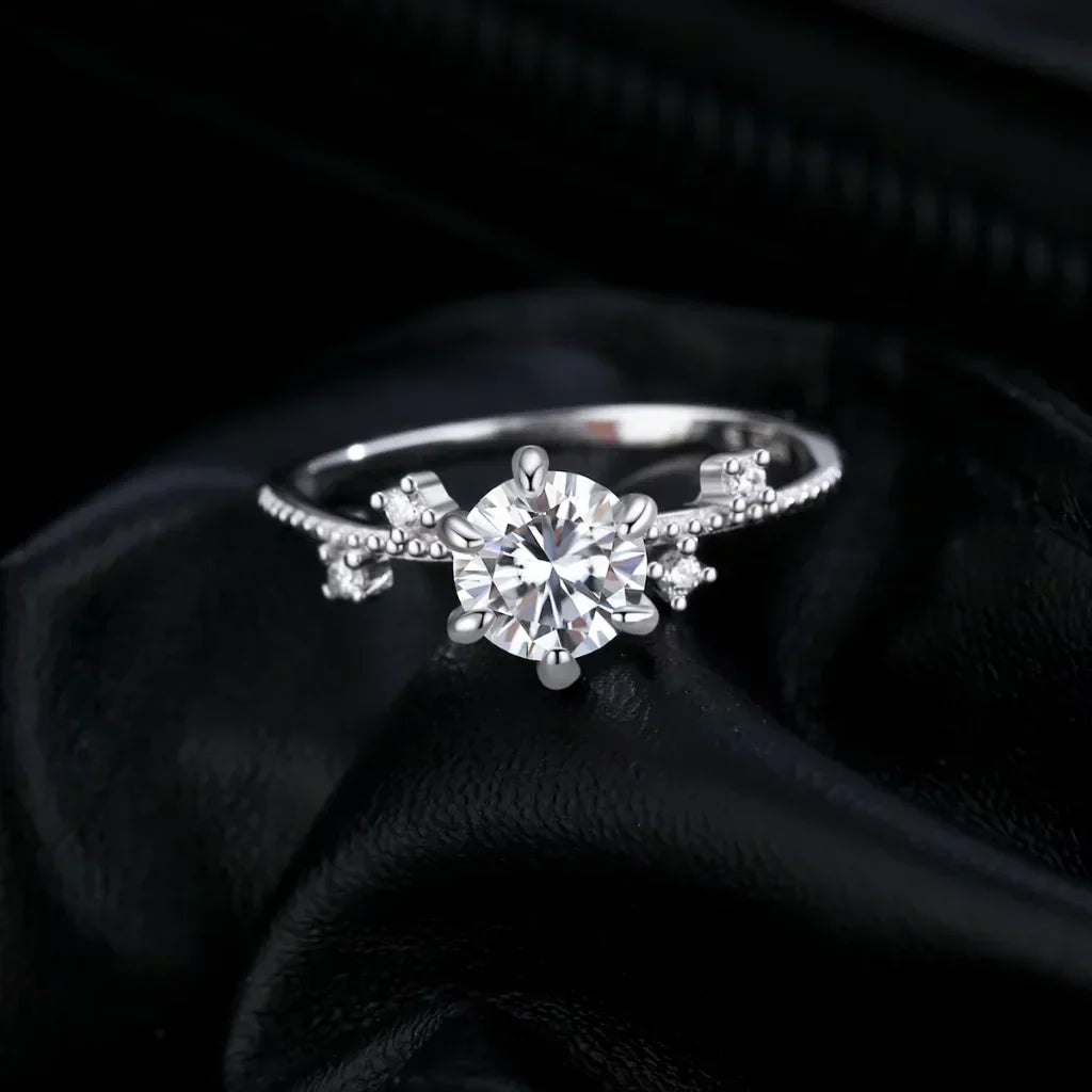 Anillo de moissanita de 1 quilate color D VVS1 – engaste flor de seis garras en plata de ley 925, anillo de pedida