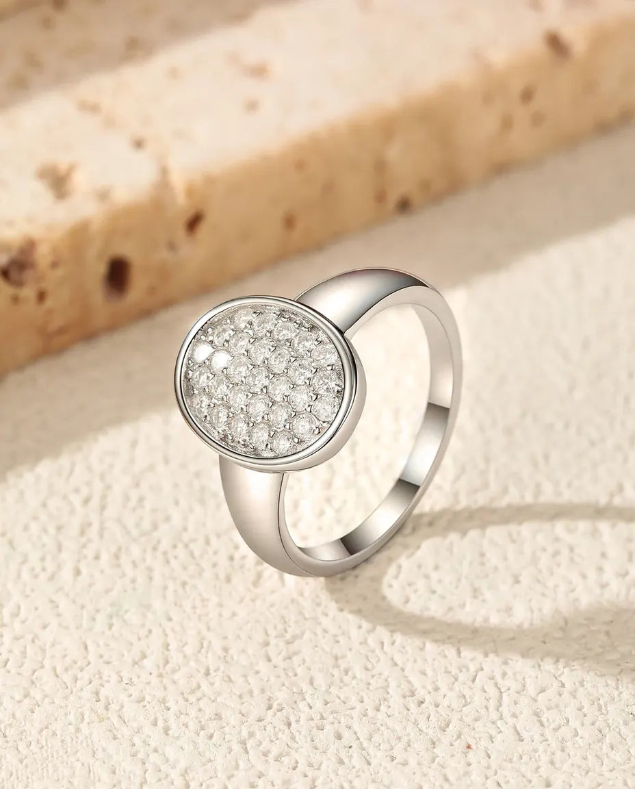 Anillo sello de moissanita – óvalo pavé de 29 piedras color D en plata de ley 925, anillo de cóctel para mujer