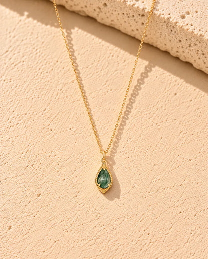 Collar de Ágata Musgosa en Forma de Gota en Plata 925 Chapada en Oro - el collar completo con su cierre y alargador