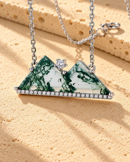 Collar Montaña de Ágata Musgosa en Plata 925 - primer plano del ágata musgosa y su engaste