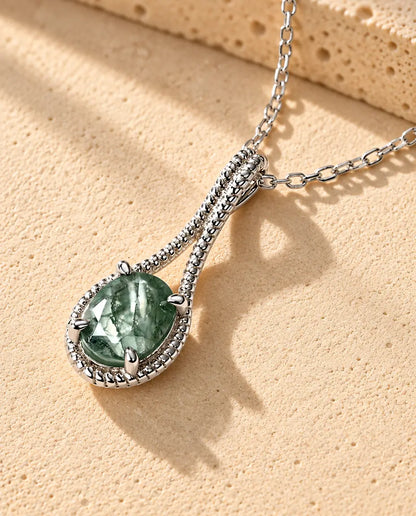 Collar de Ágata Musgosa Ovalada en Plata 925 - primer plano del ágata musgosa y su engaste