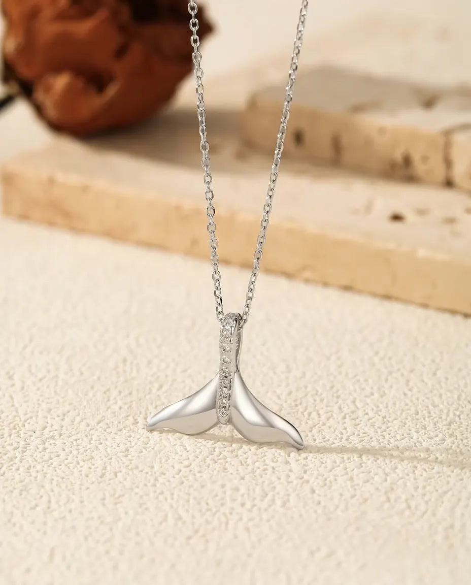 Collar Cola de Ballena - aleta de plata pulida con asa en pavé, cadena 40+5 cm, plata de ley 925