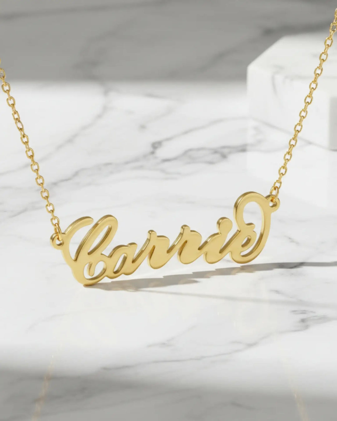 Collar con nombre en cursiva estilo Carrie – plata de ley 925 con pulido espejo, regalo para ella