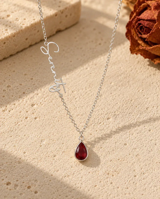Collar con nombre y piedra de nacimiento en circonita - vista frontal en plata
