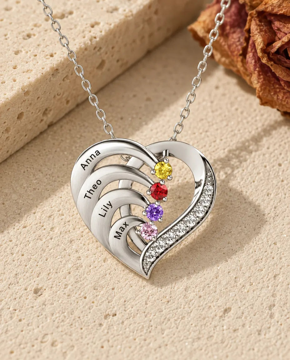 Collar corazón grabado con 4 nombres y 4 piedras de nacimiento — plata de ley 925 - vista frontal en plata