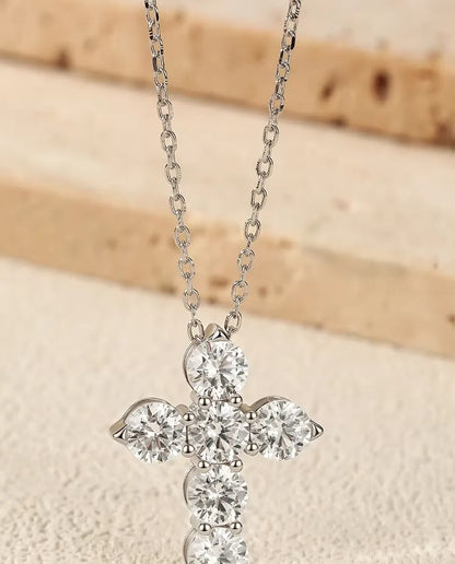 Collar Cruz de Moissanita - seis piedras de 0,50 ct color D, colgante de 17,5 x 22,5 mm, plata de ley 925