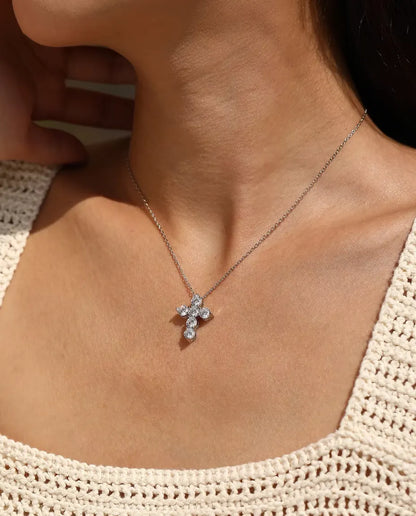Collar Cruz de Moissanita - seis piedras de 0,50 ct color D, colgante de 17,5 x 22,5 mm, plata de ley 925