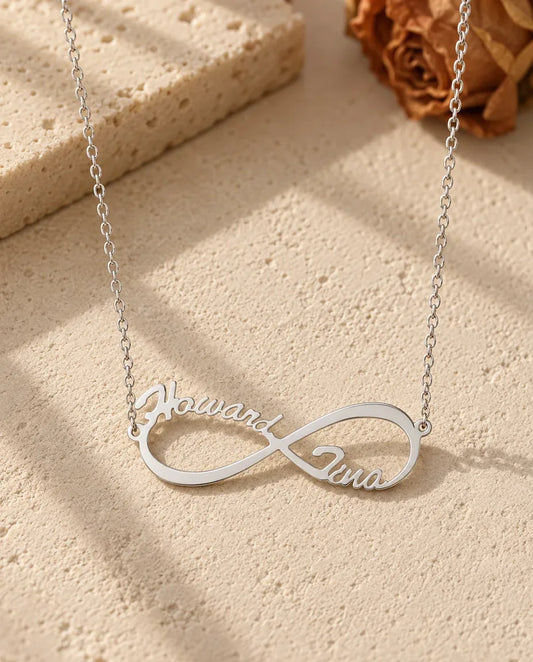 Collar con nombre infinito - vista frontal en plata