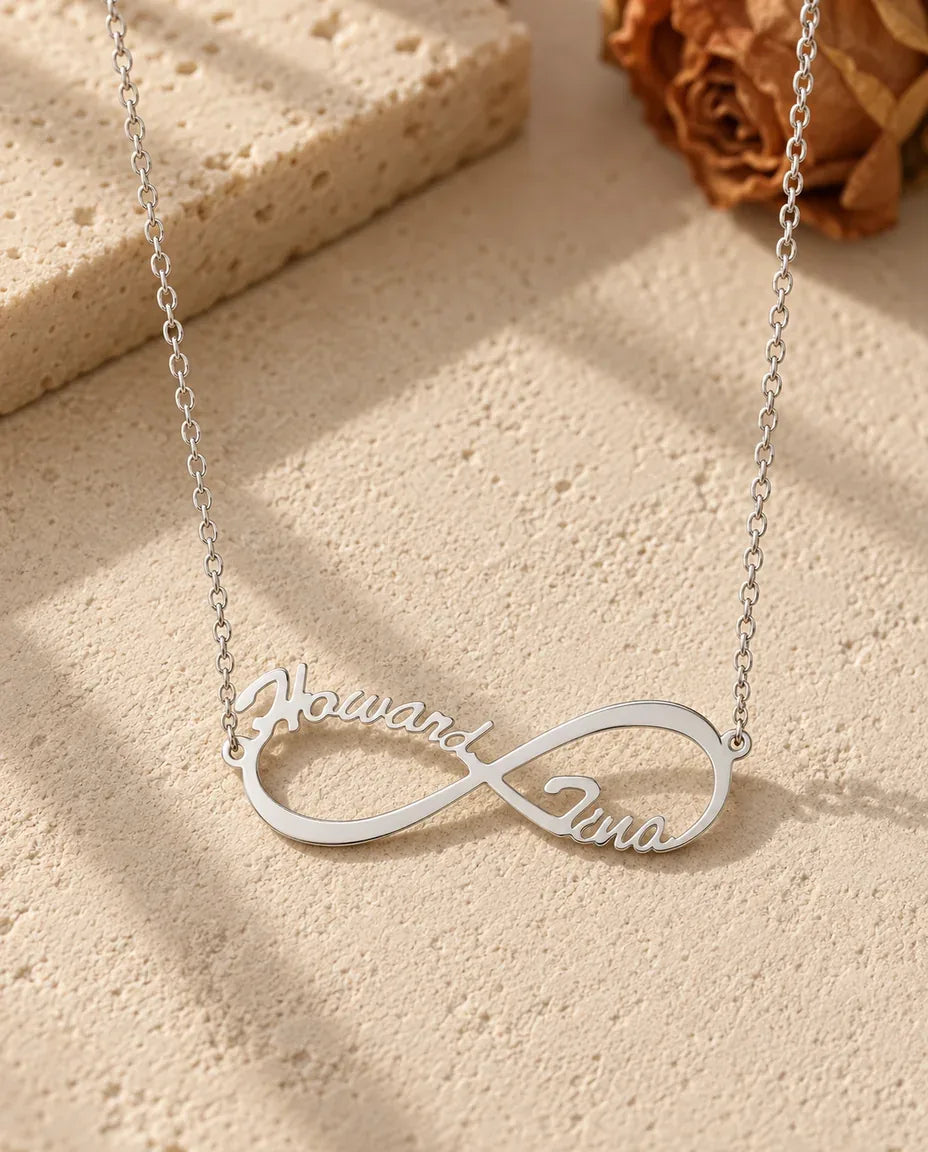 Collar con nombre infinito - vista frontal en plata