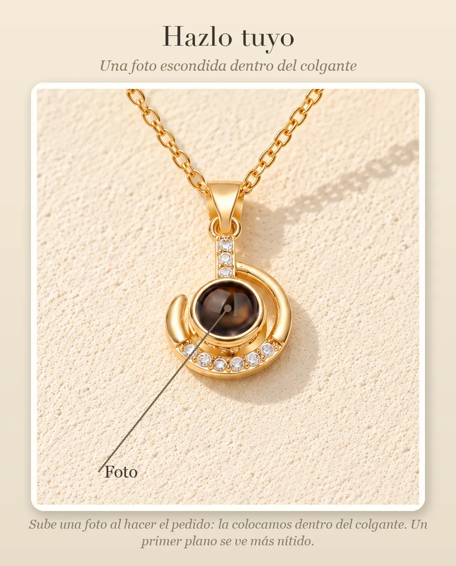 Guía de personalización que muestra dónde va tu foto dentro de la bola del collar de luna creciente