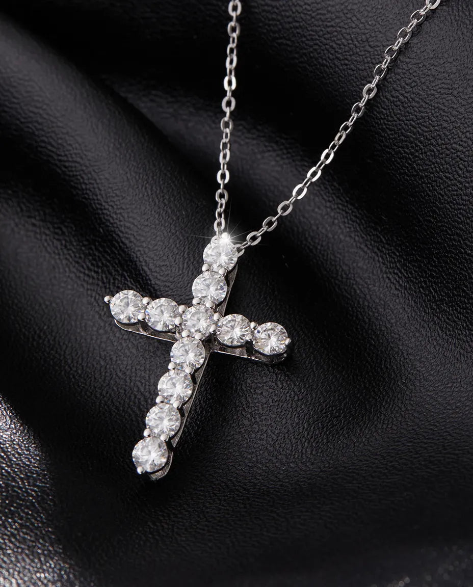 Collar de Moissanita Cruz – cruz en pavé de once piedras color D VVS1, colgante de 27 mm en plata de ley 925