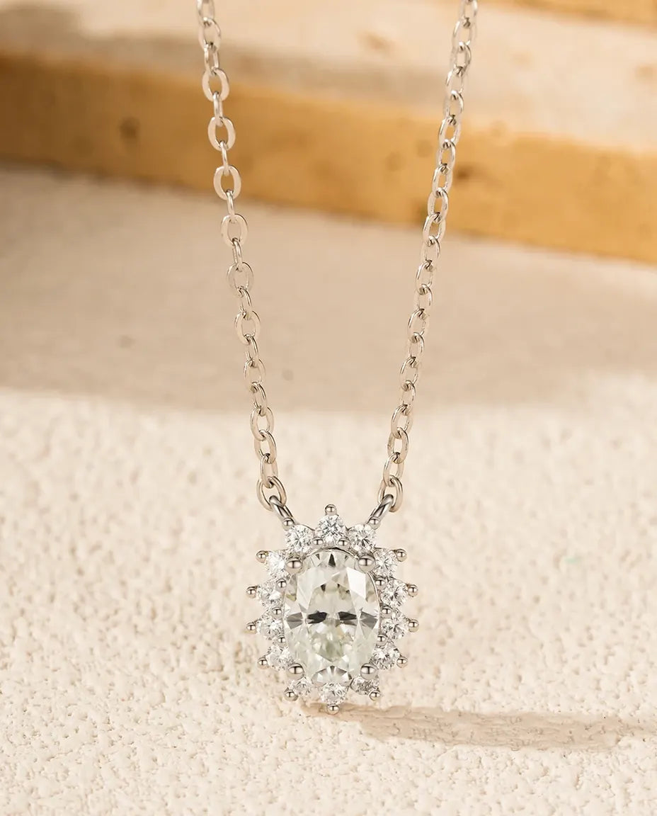 Collar de Moissanita Ovalada con Halo – 1 ct color D VVS1, colgante de 10 mm en plata de ley 925