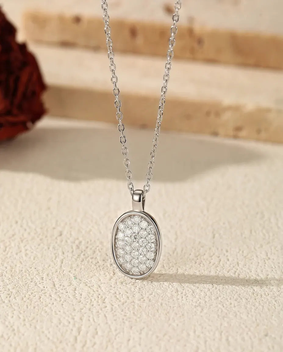 Collar de Moissanita en Pavé – óvalo de 29 piedras color D VVS1, colgante de 10 x 13 mm en plata de ley 925