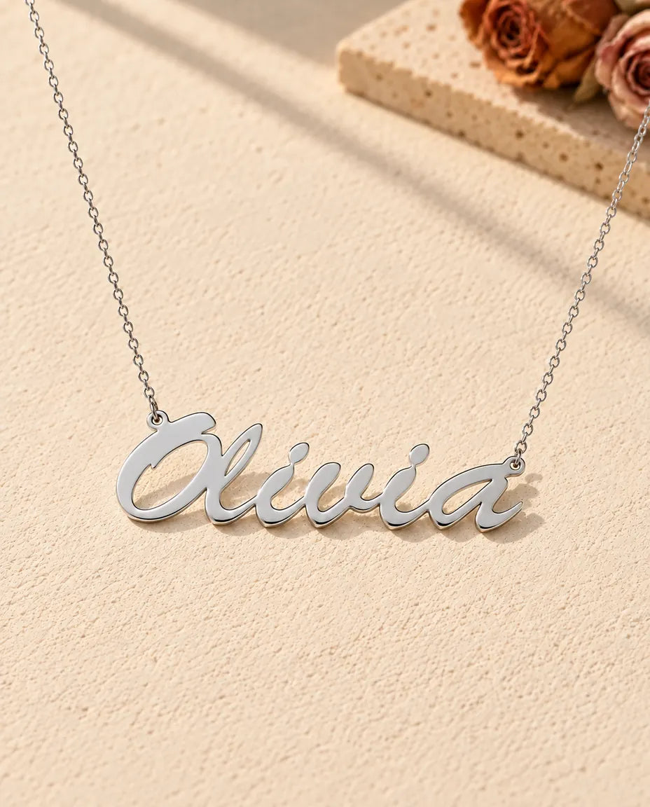 Collar con Nombre Personalizado en Plata de Ley 925 - vista frontal en plata