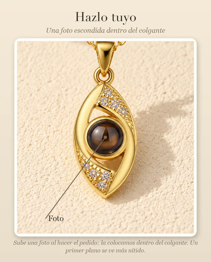 Guía de personalización que muestra dónde va tu foto dentro de la bola del collar de ojo turco