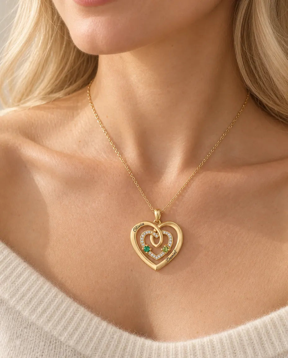 Collar Personalizado con 2 Piedras y 2 Nombres - triple corazón dorado con dos piedras de nacimiento