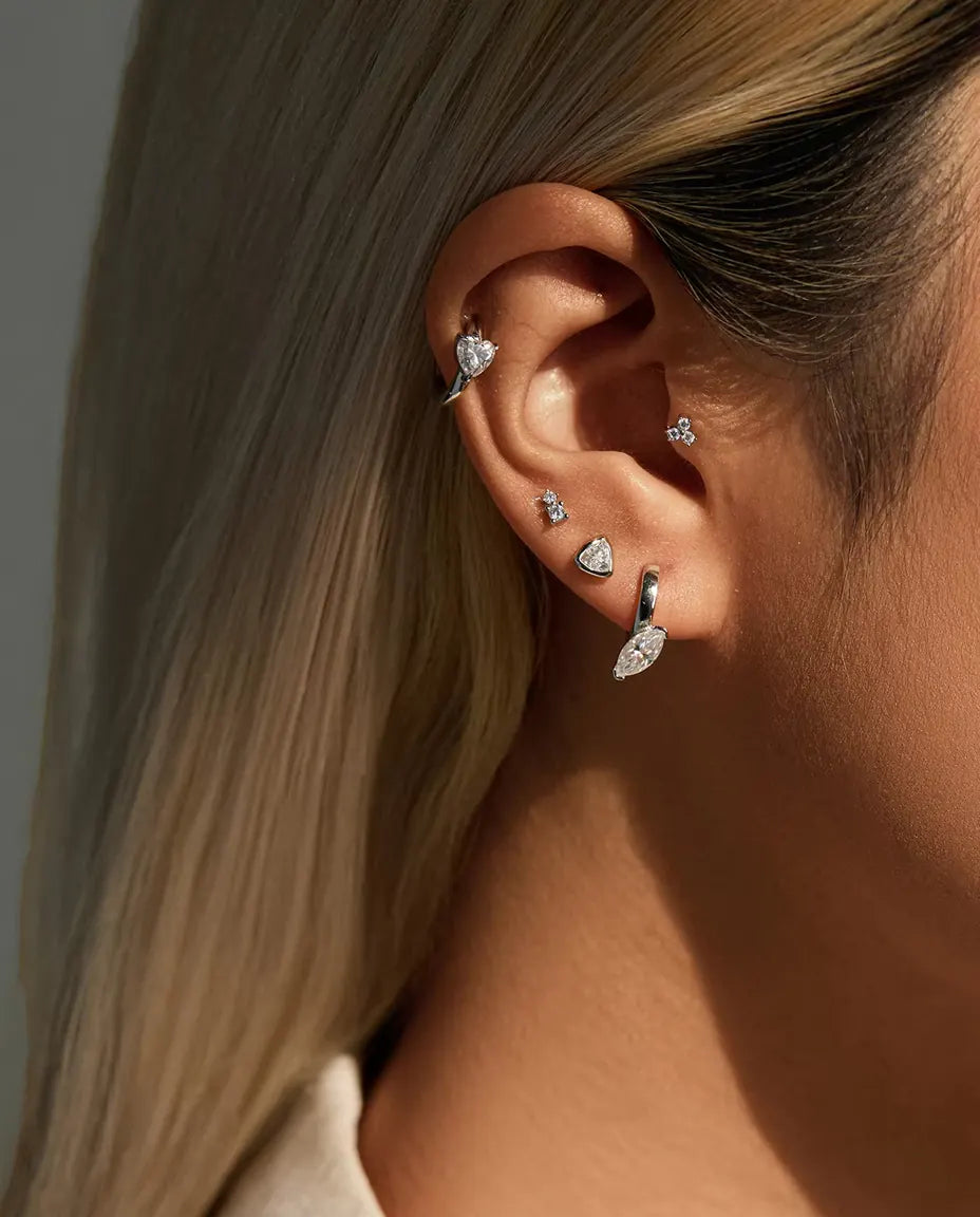 Pendientes de Aro Colgantes con Moissanita Marquesa - una piedra de 0,50 ct 4 x 8 mm en cada aro, 14,5 mm de largo, plata 925