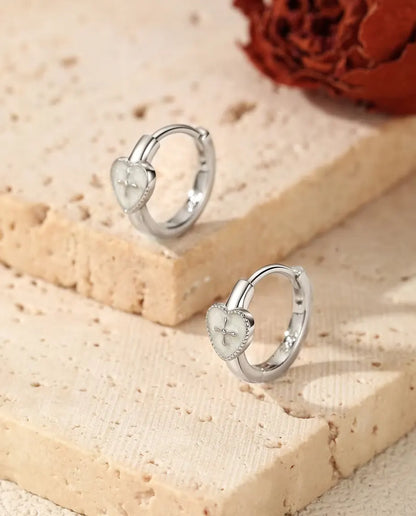 Pendientes de Aro con Corazón y Cruz - corazón blanco nacarado de 5,5 x 6 mm, aro de 12,5 mm, plata 925