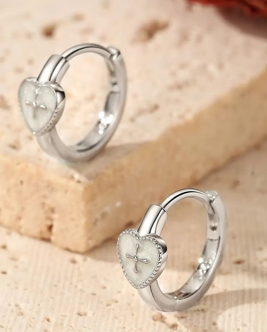 Pendientes de Aro con Corazón y Cruz - corazón blanco nacarado de 5,5 x 6 mm, aro de 12,5 mm, plata 925