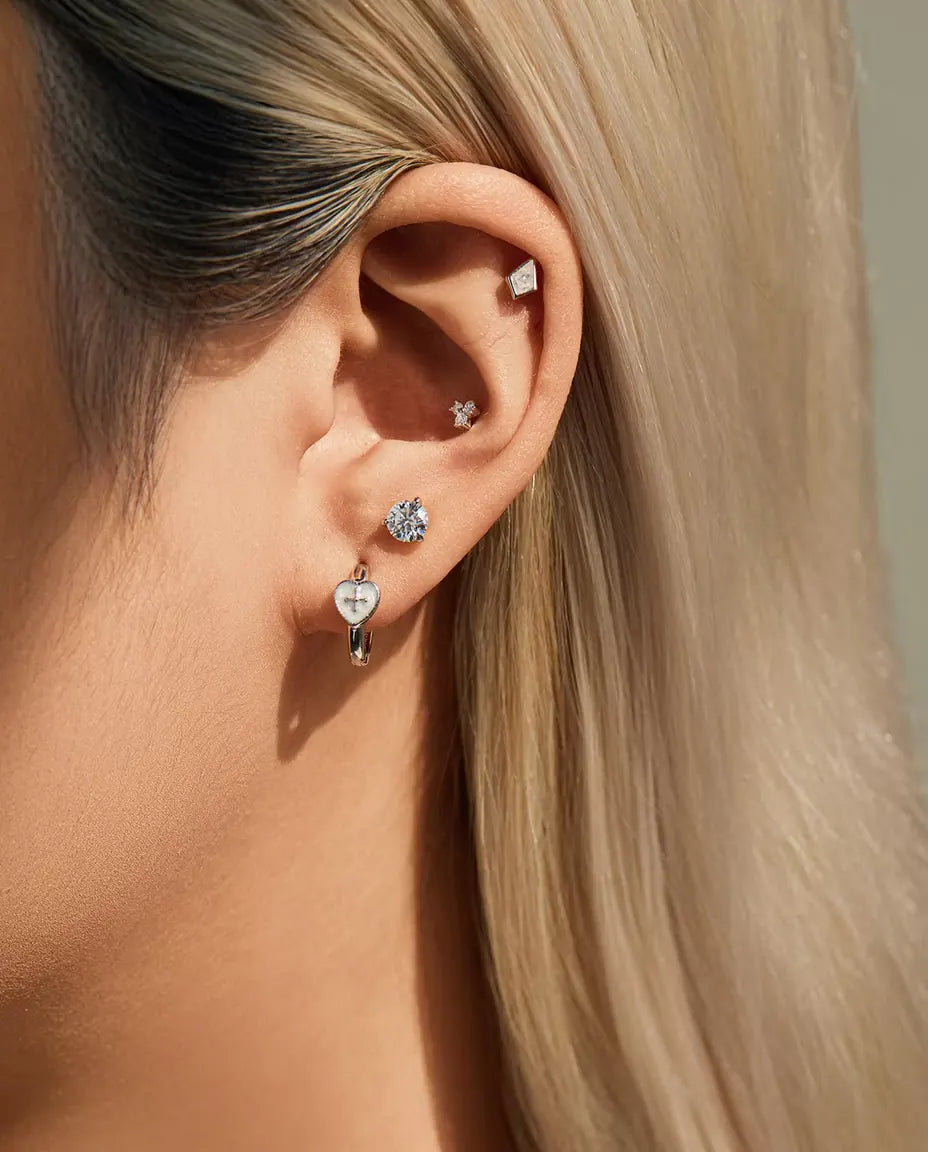 Pendientes de Aro con Corazón y Cruz - corazón blanco nacarado de 5,5 x 6 mm, aro de 12,5 mm, plata 925