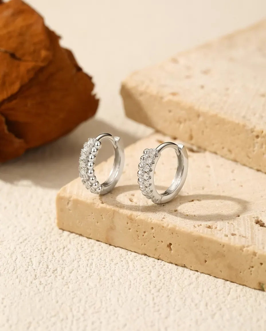 Pendientes de Aro con Pavé de Moissanita - dieciséis piedras de 1,3 mm en dos hileras, 12 mm, plata 925