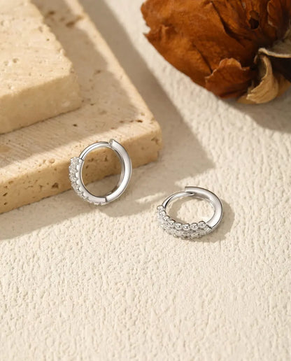 Pendientes de Aro con Pavé de Moissanita - dieciséis piedras de 1,3 mm en dos hileras, 12 mm, plata 925
